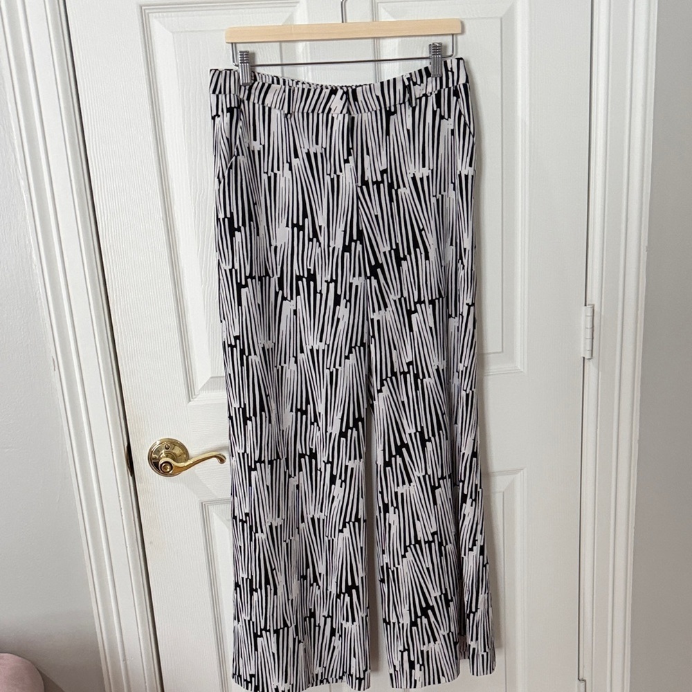 New York & Company Zebra Print wide leg pant size 8